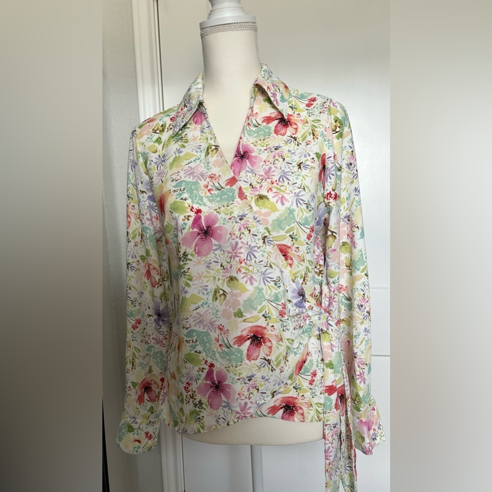 Rachel Roy Flowered long sleeves wrap blouse